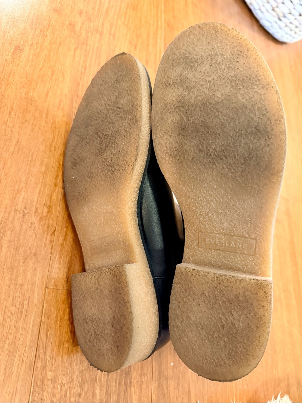 Women’s Black Everlane Chelsea Boots with Crepe Sole - Picture 6 of 6